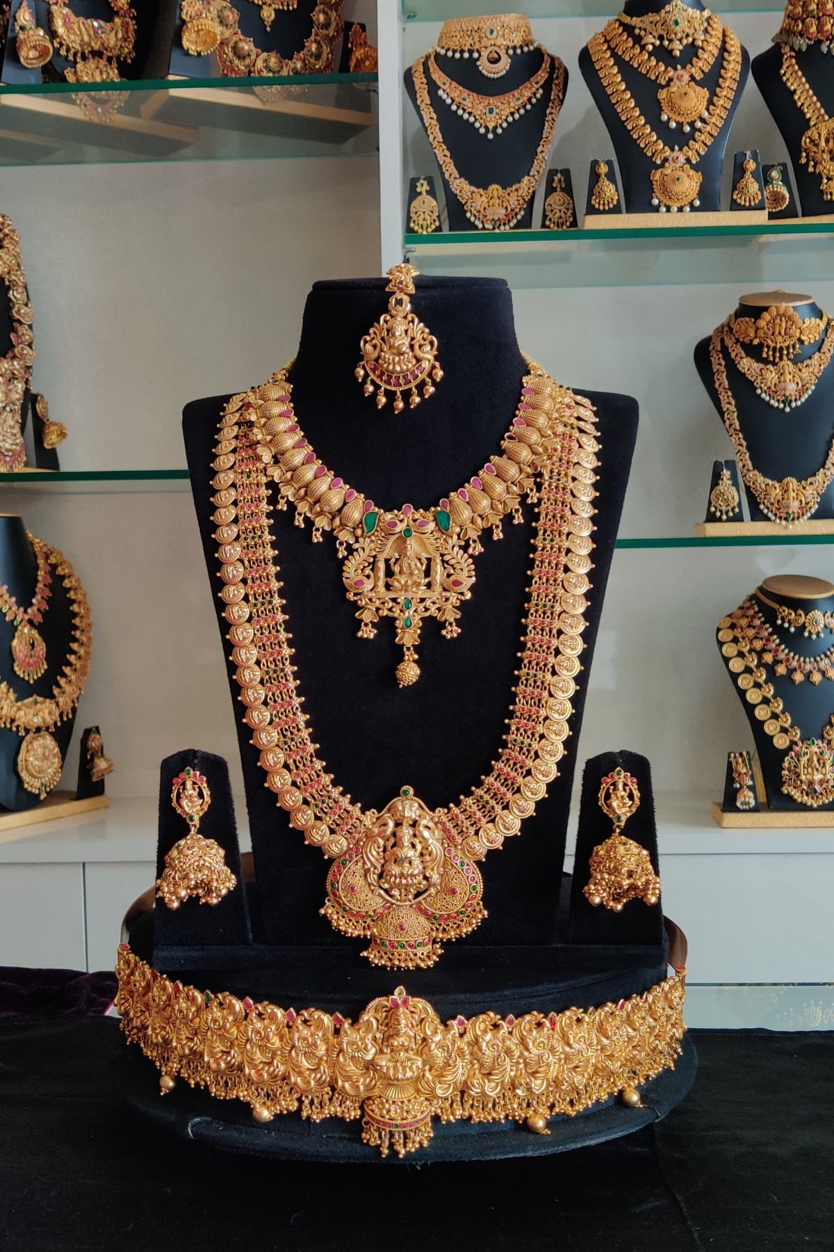 Traditional Indian bridal jewellery